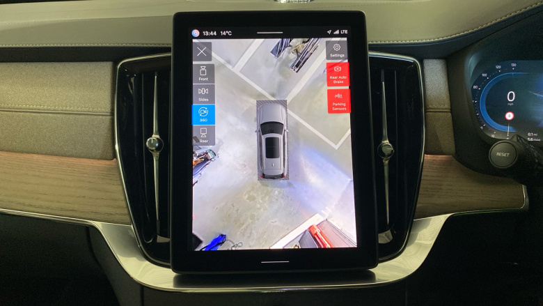 Volvo XC90 2.0 B5P Ultra Bright 5dr AWD Geartronic Petrol Estate